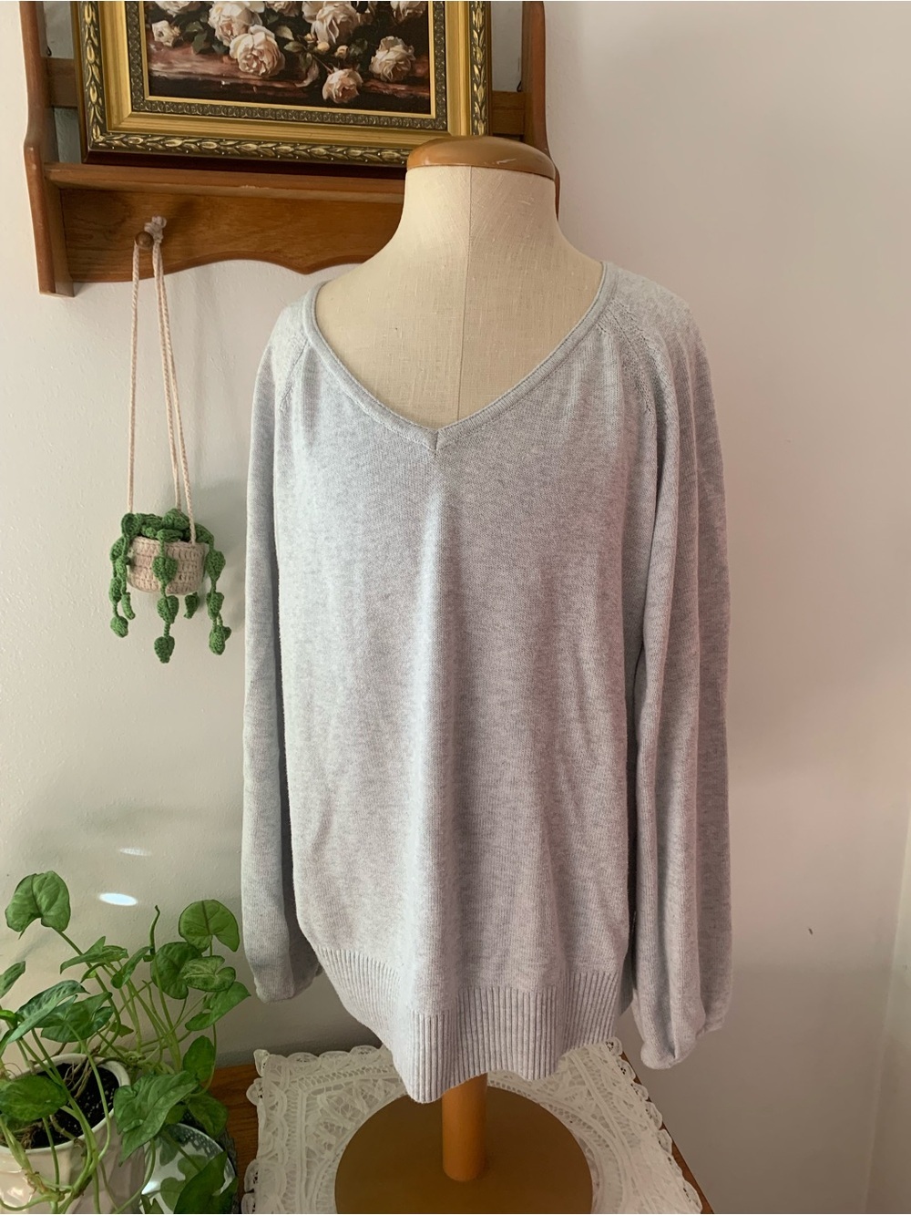 Banana Republic Light Gray V-Neck Balloon Sleeve Sweater Top M